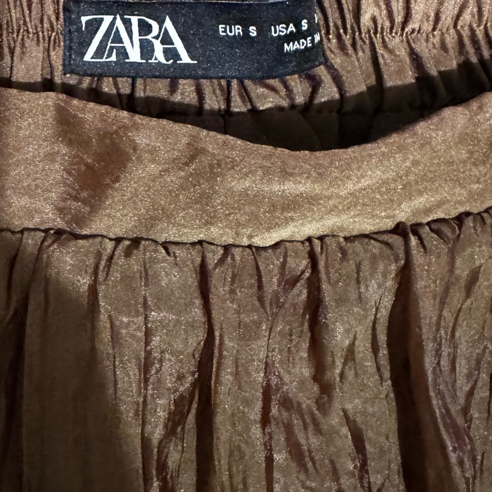 ✨ ZARA Bronze Pleated Midi Skirt | Size S | NWOT - Picture 3 of 4